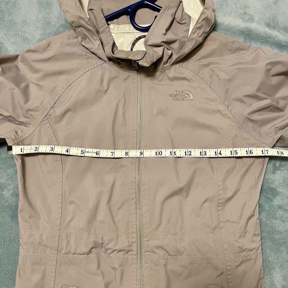 The North Face Rain Jacket size XS - on SALE!!! - Picture 7 of 8